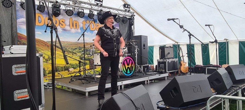 Line dancers following Hazel