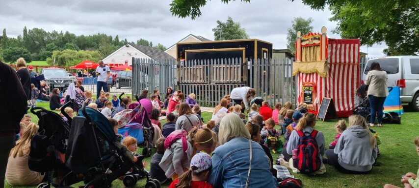 Traditional Punch and Judy show by Jolly Good Productions