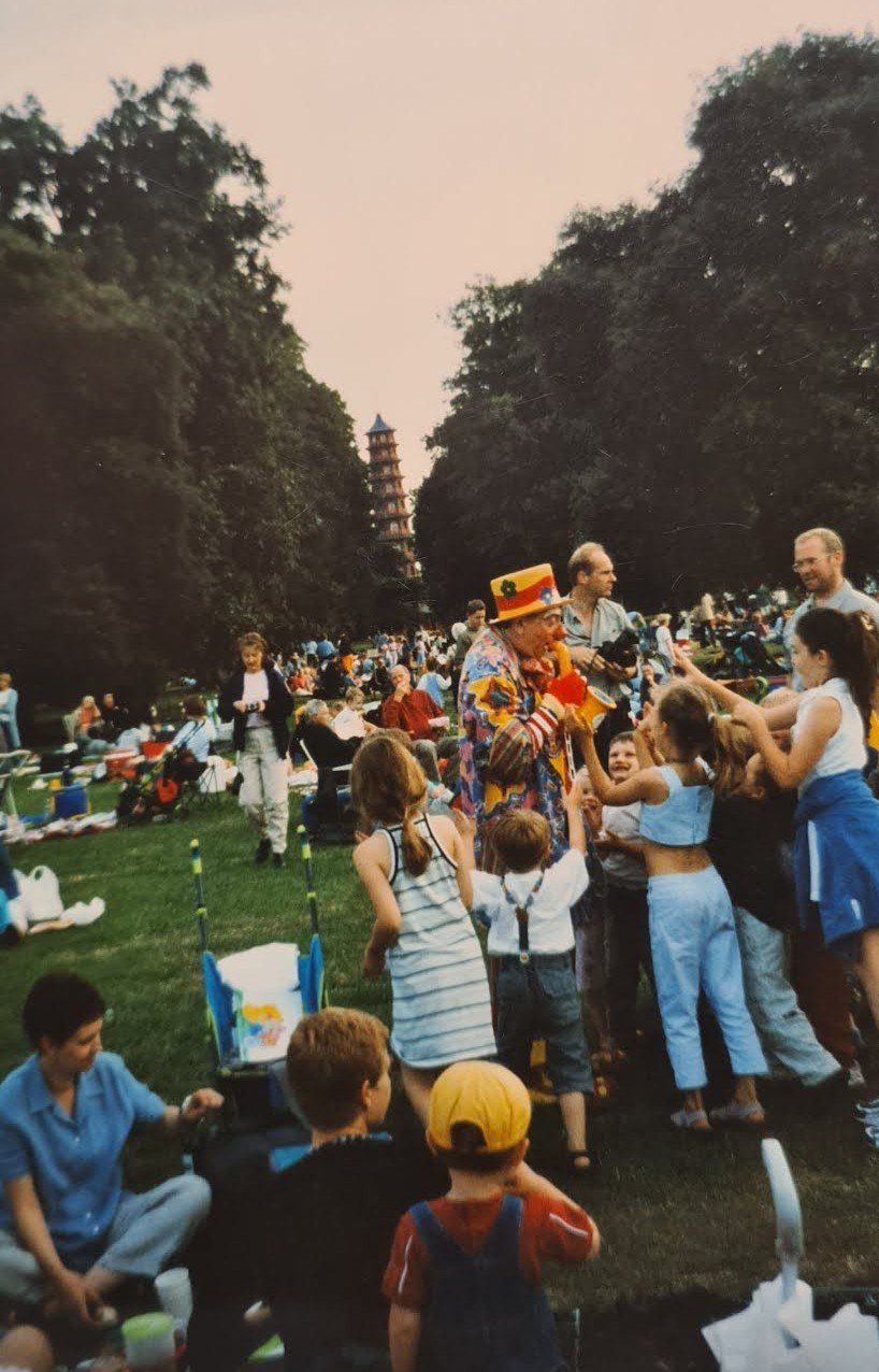 Families enjoying the Friends Family Picnic Party at Kew Gardens