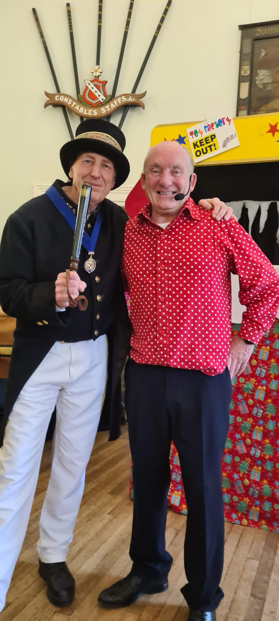 Professor Ron with the Mayor of Richmond in fancy dress after the Christmas Eve show