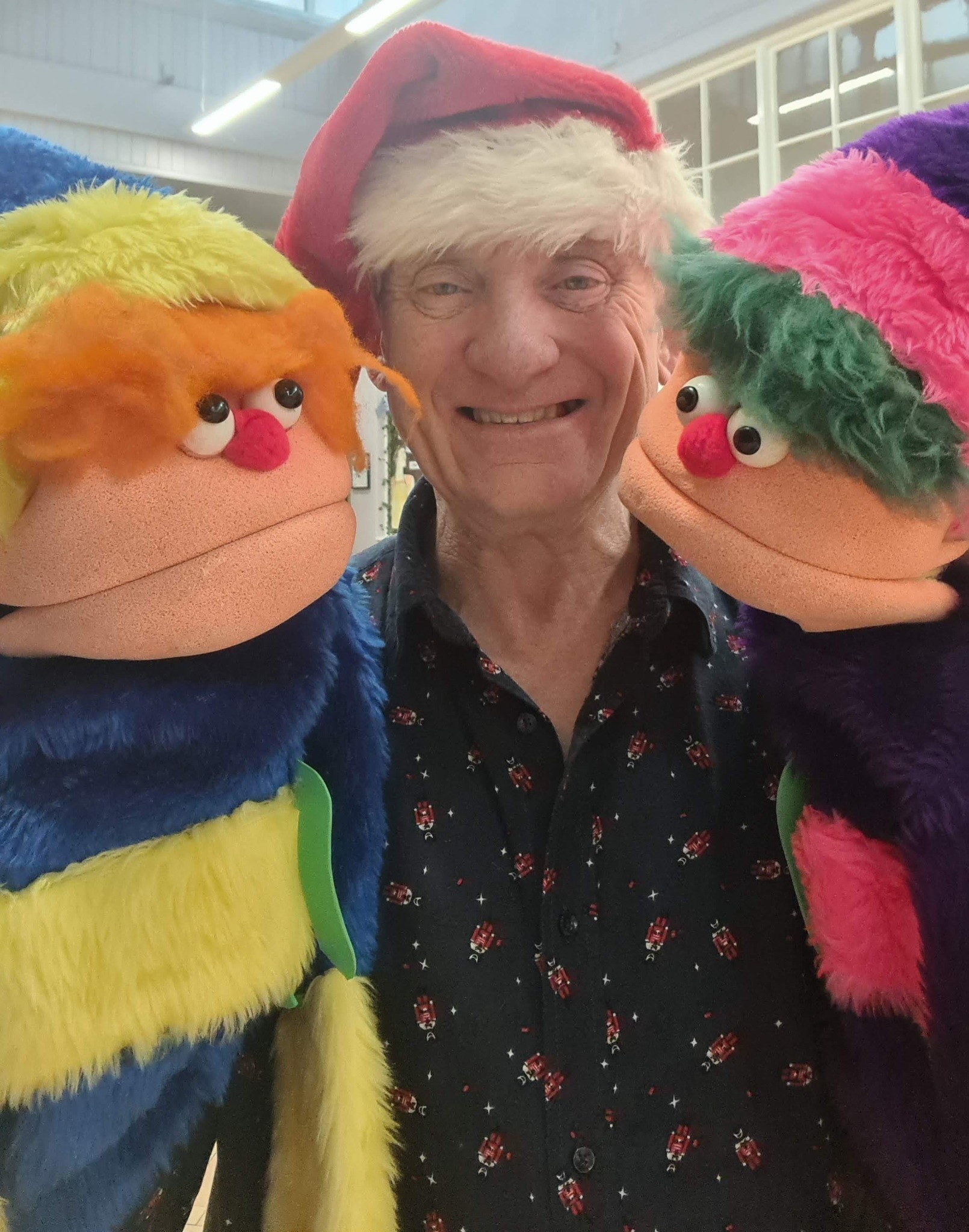Professor Ron with the elf puppets Ralph and Alph